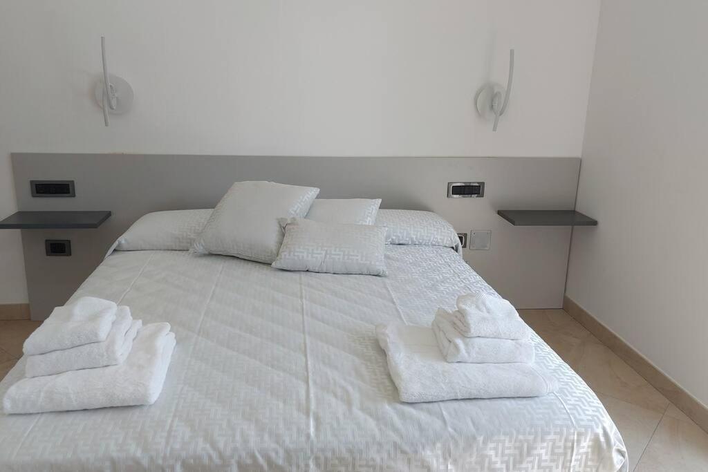 Maison Ardesia Apartment Pescara Bagian luar foto